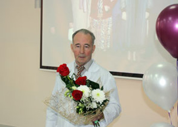75 лет – еще молодость! Заслуженный врач РФ Игорь Миров отмечает свой юбилей