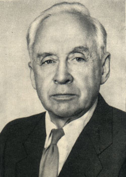 03 декабря 1894 года родился советский биохимик Владимир Александрович ЭНГЕЛЬГАРДТ (1894-1984)